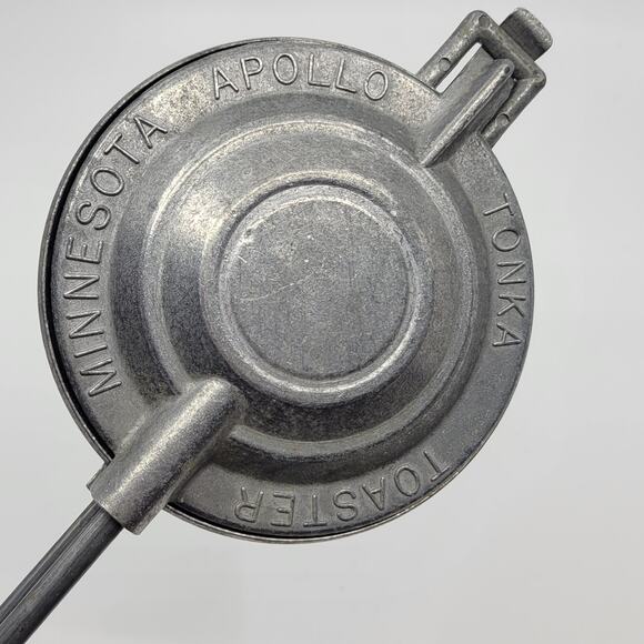 Vintage Minnesota Apollo Tonka Toaster Campfire Sandwich Pie Maker Wood Handle - Picture 8 of 12